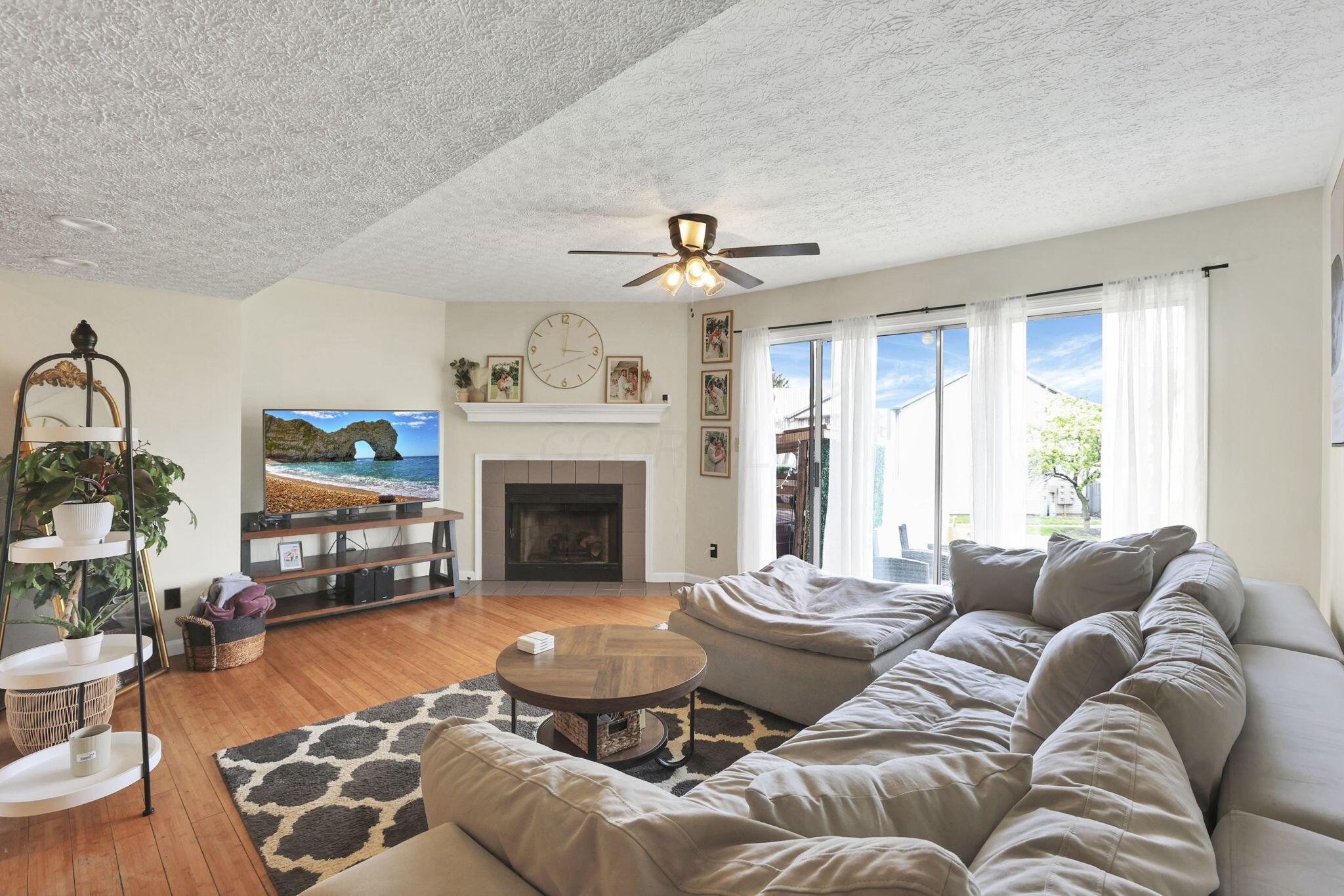 1782 Rock Creek Drive, Grove City, Ohio image 3