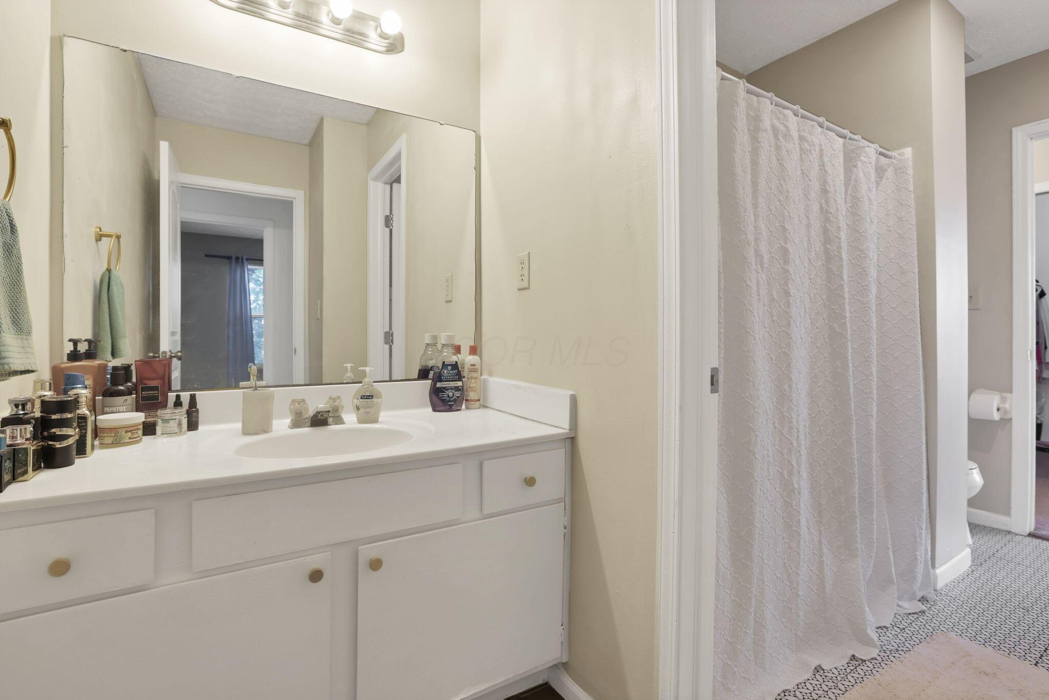 1782 Rock Creek Drive, Grove City, Ohio image 18