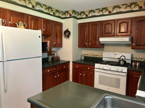 Tiny photo for 16 Coventry Drive, Chillicothe, OH 45601 (MLS # 226022480)
