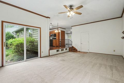 Tiny photo for 5320 Woodglen Road, Columbus, OH 43214 (MLS # 226015905)