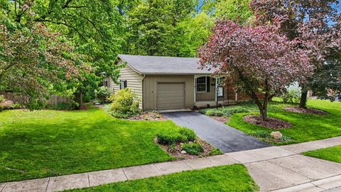 Tiny photo for 5320 Woodglen Road, Columbus, OH 43214 (MLS # 226015905)