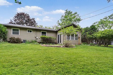 Tiny photo for 5320 Woodglen Road, Columbus, OH 43214 (MLS # 226015905)