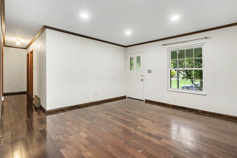 Tiny photo for 5320 Woodglen Road, Columbus, OH 43214 (MLS # 226015905)