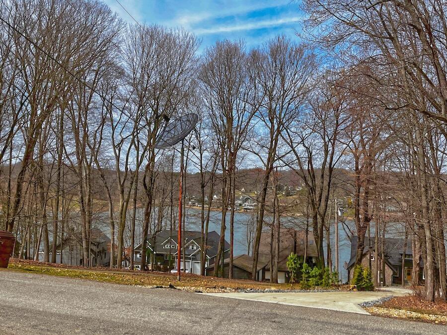 688 King Beach Drive, Howard, Ohio image 5