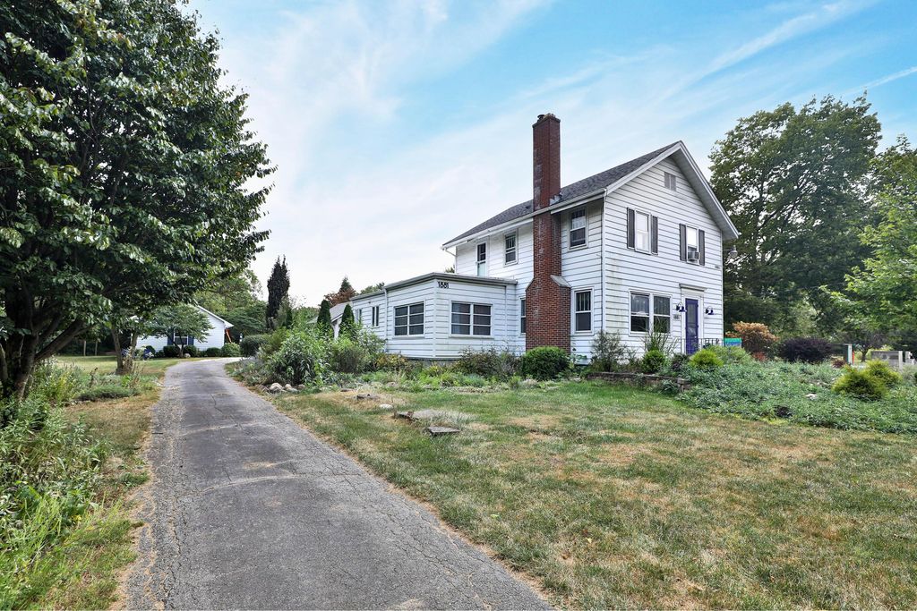 Photo of 1881 W Dublin Granville Road, Worthington, OH 43085 (MLS # 226003445)