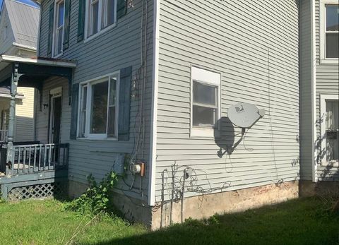 Photo of 402 Broad Street, Conneaut, OH 44030 (MLS # 225041753)