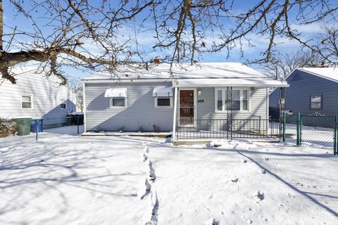 Photo of 408 Derrer Road, Columbus, OH 43204 (MLS # 225045598)