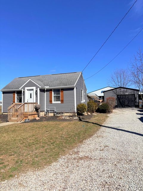 Photo of 512 Hawthorne Avenue, London, OH 43140 (MLS # 226005747)