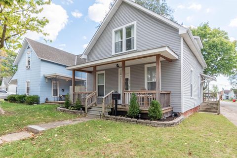 Photo of 154 E High Street, London, OH 43140 (MLS # 225038342)