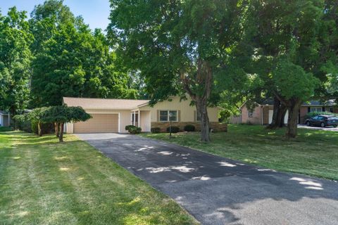Photo of 3354 Longstreth Park Place, Columbus, OH 43230 (MLS # 226025456)