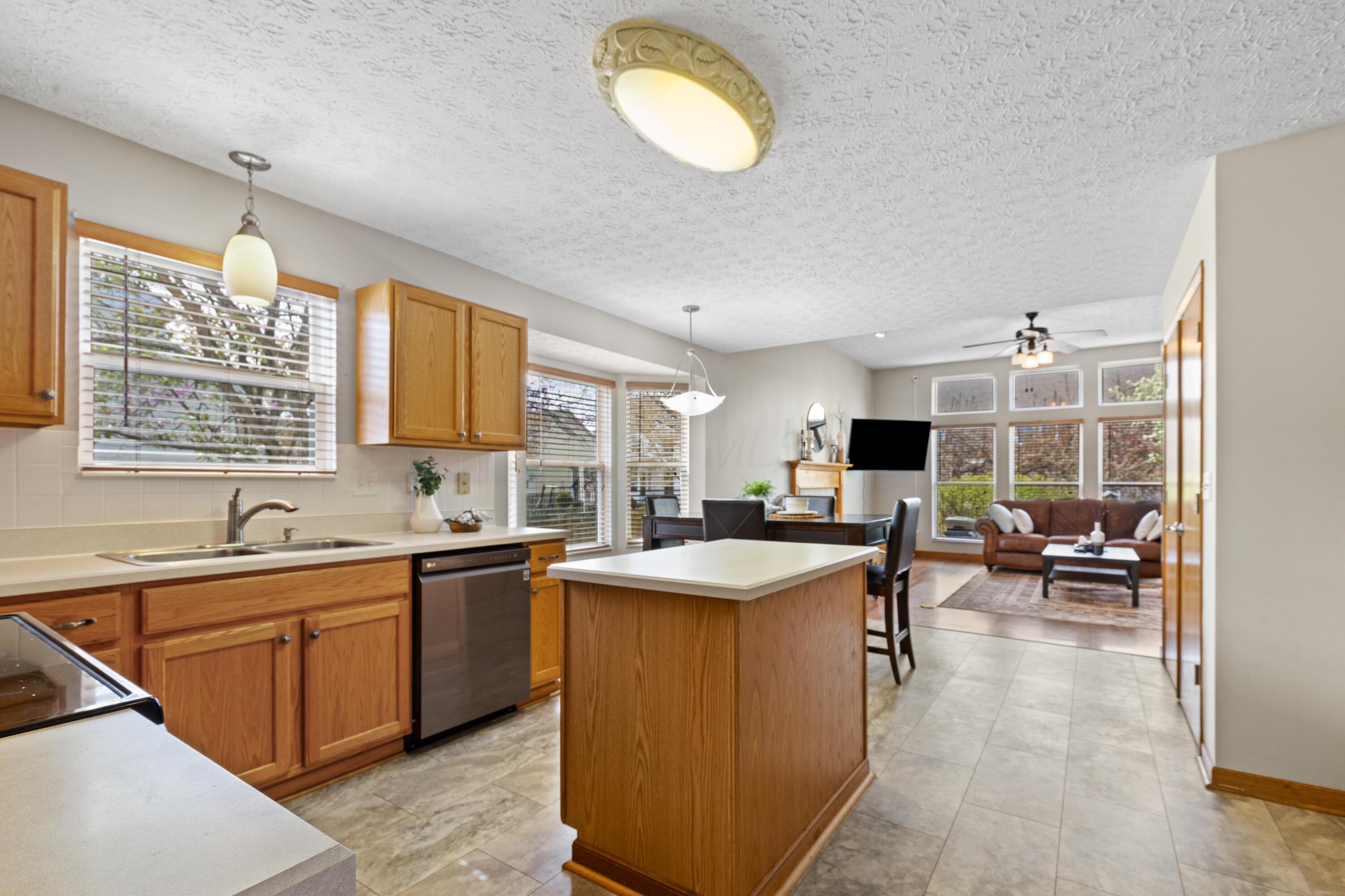 7976 Gladshire Boulevard, Lewis Center, Ohio image 10