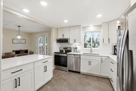 Tiny photo for 73 Fairdale Avenue, Westerville, OH 43081 (MLS # 226000530)