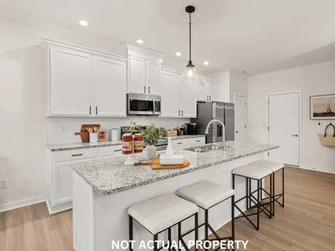 Tiny photo for 6001 Abernathy Ln Lane, Columbus, OH 43232 (MLS # 226024007)