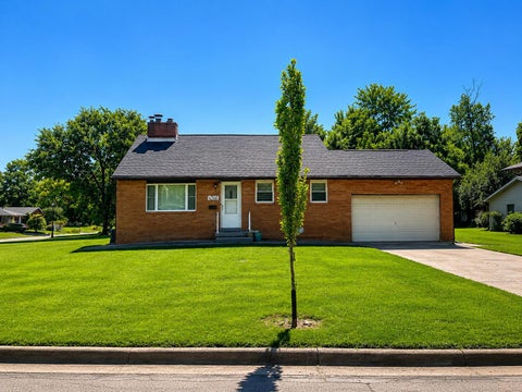 Photo of 4346 Marland Drive, Columbus, OH 43224 (MLS # 226029569)