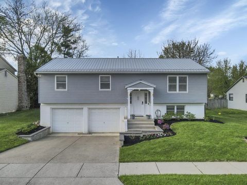 Photo of 2886 Scotch Pine Court, Columbus, OH 43231 (MLS # 226012108)