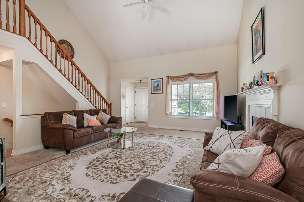 8656 Brenstuhl Park Drive, Blacklick, Ohio image 3