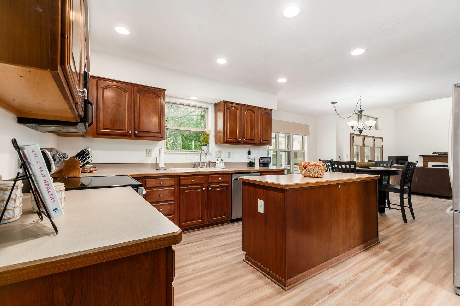 5533 Summer Boulevard, Galena, Ohio image 17