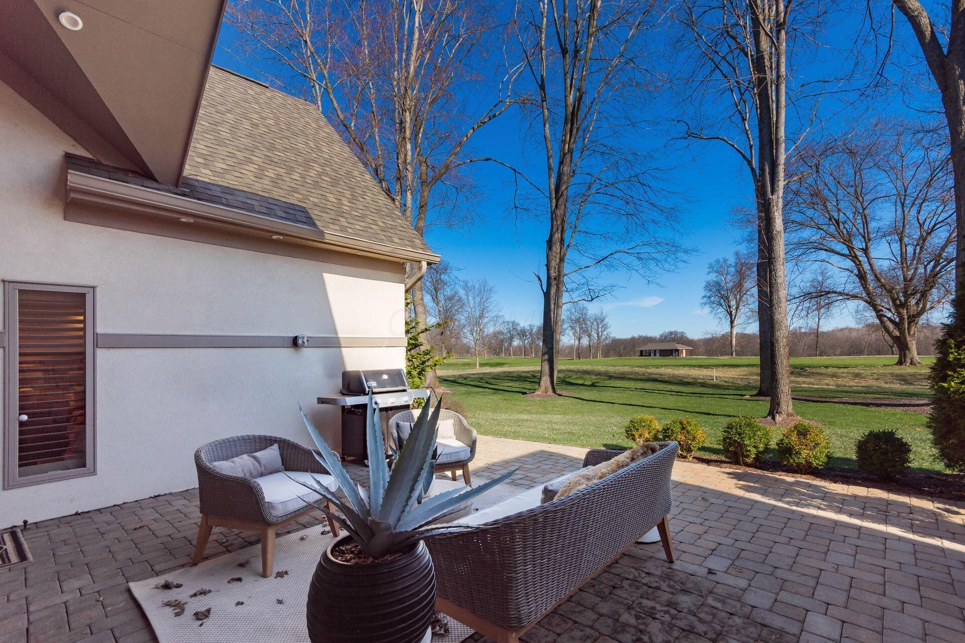 686 Fairway Boulevard