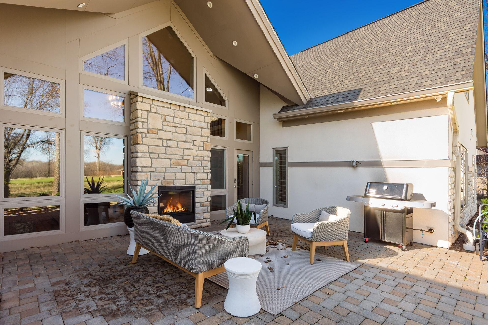 686 Fairway Boulevard