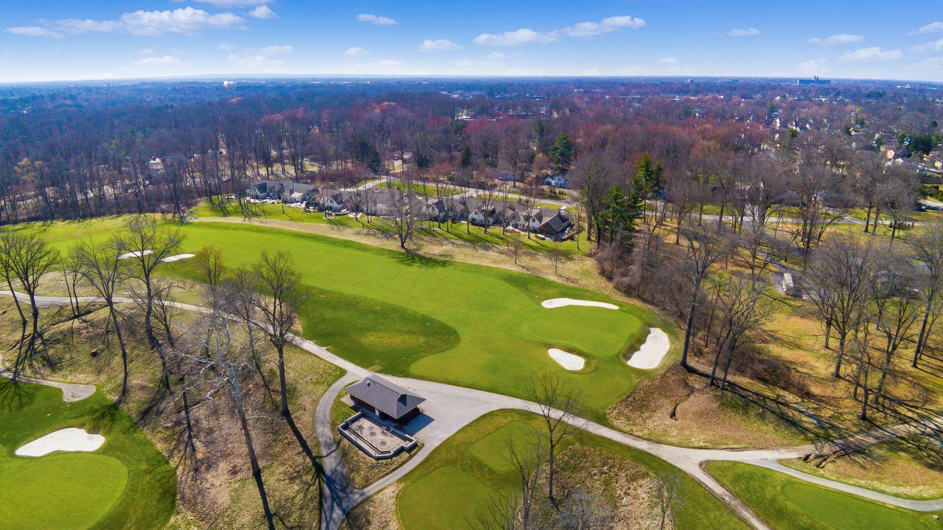 686 Fairway Boulevard