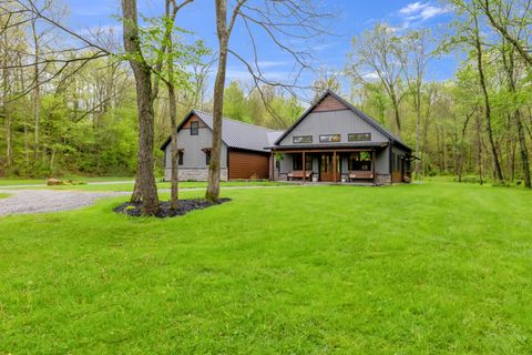 Photo of 1942 Hulit Road, Mansfield, OH 44903 (MLS # 226015586)