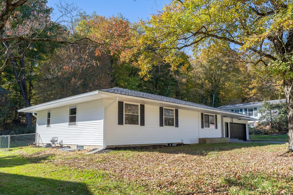 Photo of 1535 Pleasant Valley Drive, Newark, OH 43055 (MLS # 226040488)