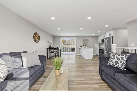 Tiny photo for 2564 Trailwind Street, Grove City, OH 43123 (MLS # 225045303)