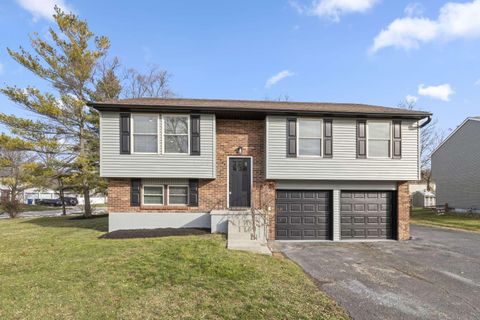 Photo of 2564 Trailwind Street, Grove City, OH 43123 (MLS # 225045303)