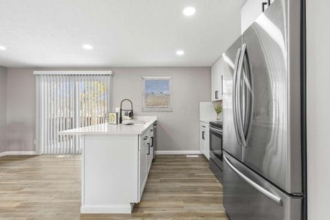 Tiny photo for 2564 Trailwind Street, Grove City, OH 43123 (MLS # 225045303)