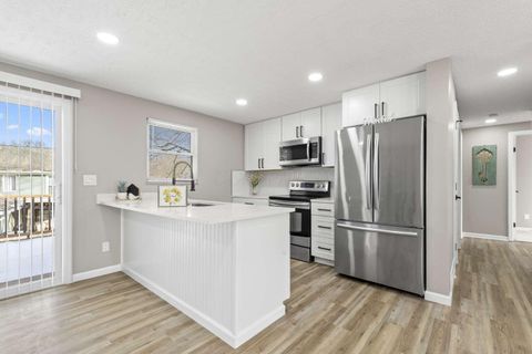 Tiny photo for 2564 Trailwind Street, Grove City, OH 43123 (MLS # 225045303)