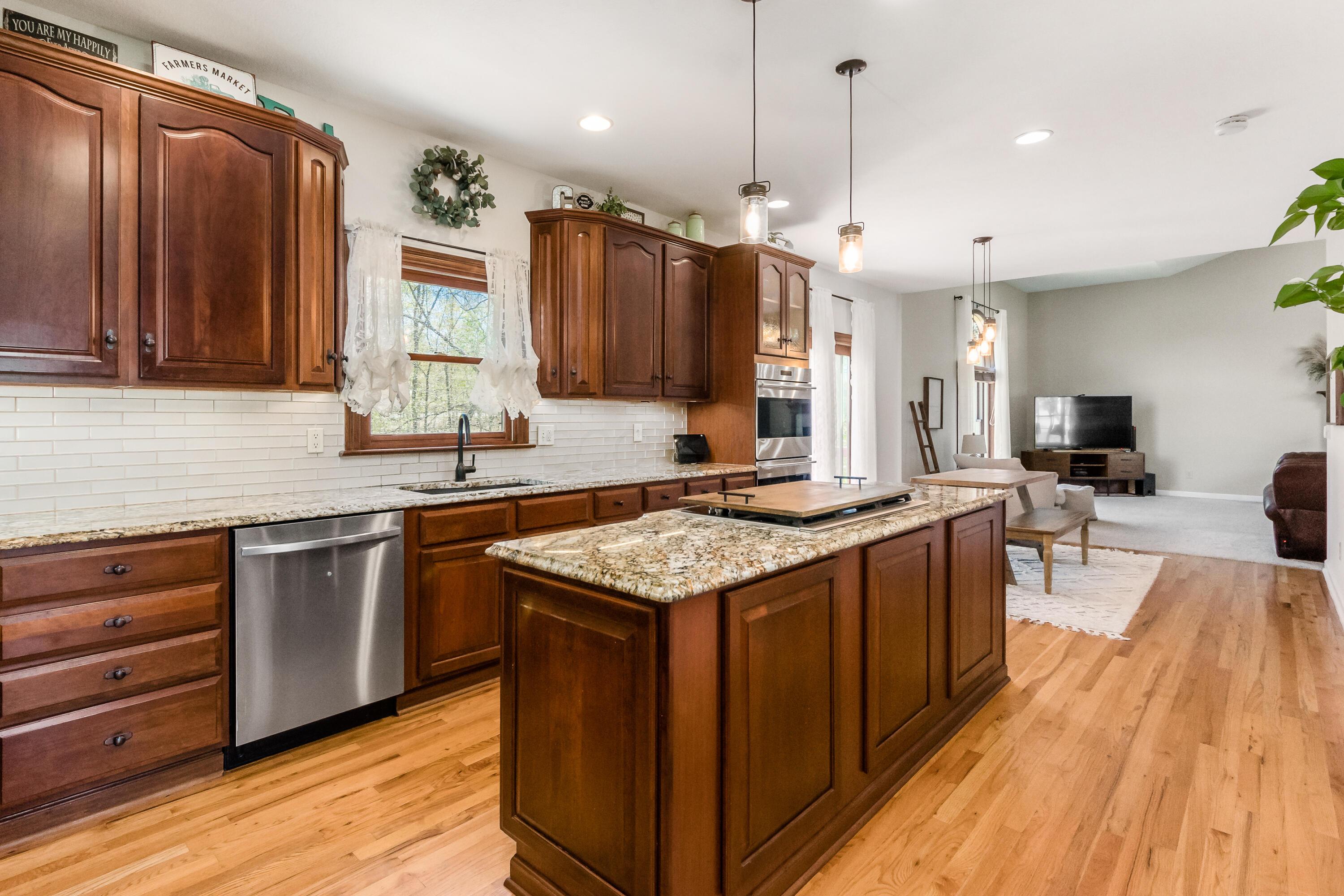9719 Erin Woods Drive, Dublin, Ohio image 19