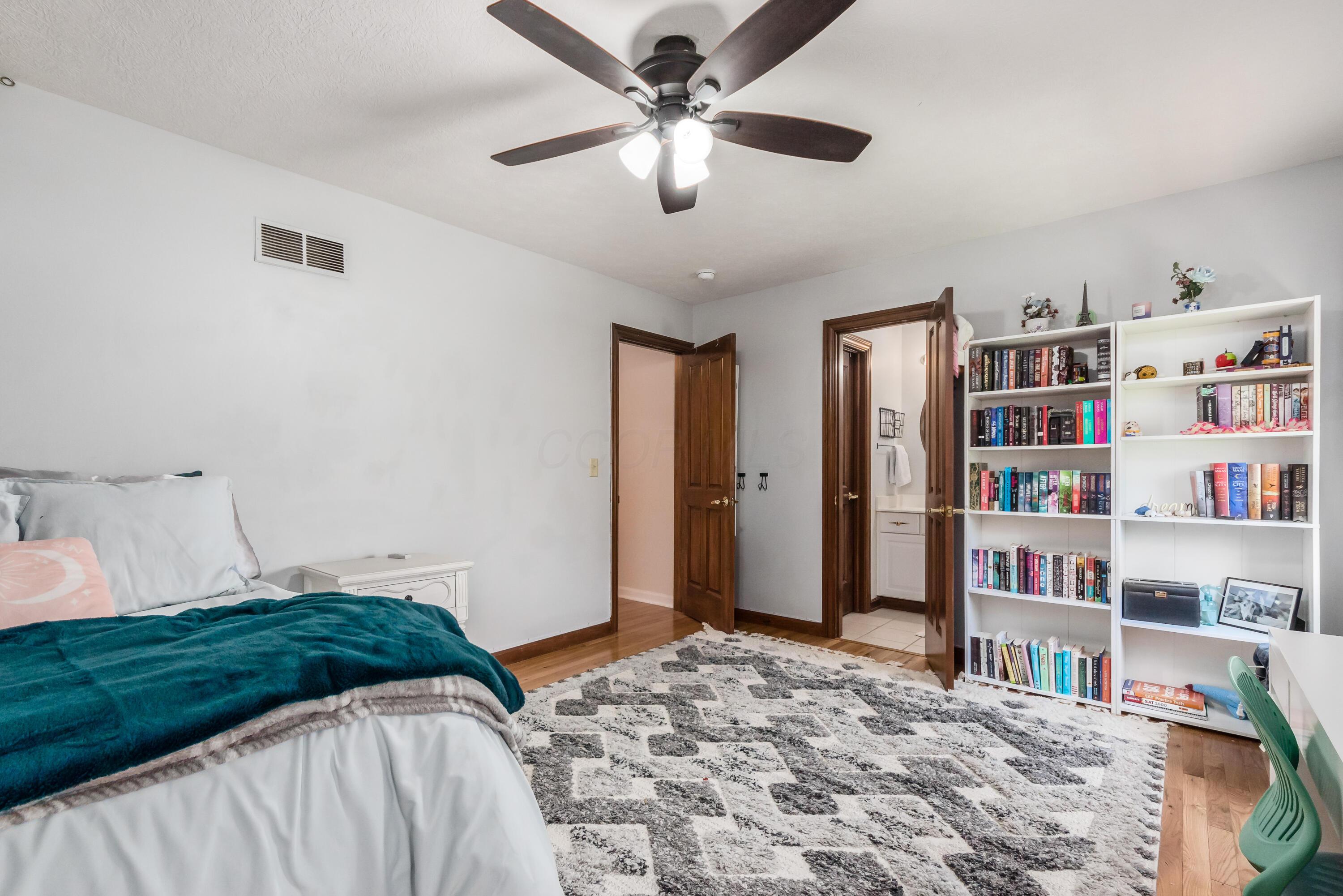 9719 Erin Woods Drive, Dublin, Ohio image 37