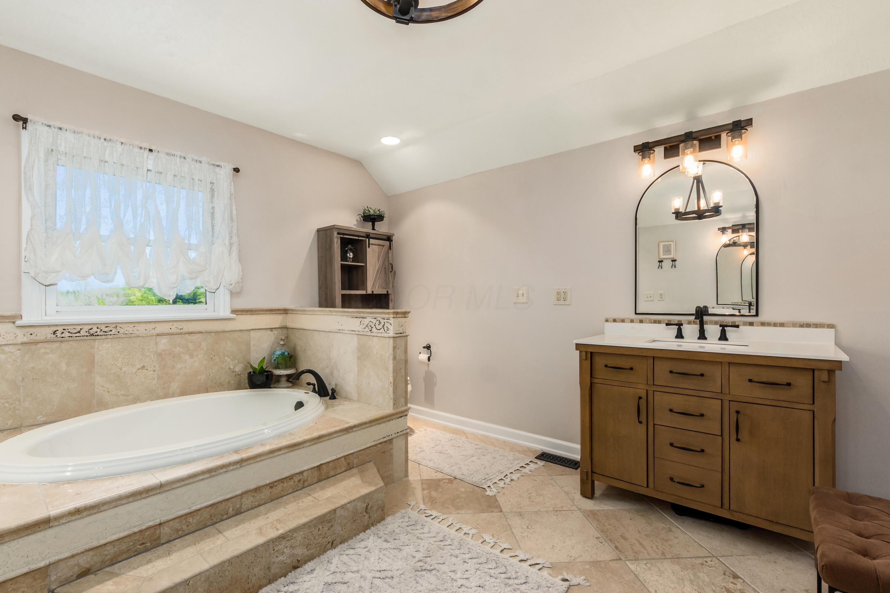 9719 Erin Woods Drive, Dublin, Ohio image 29