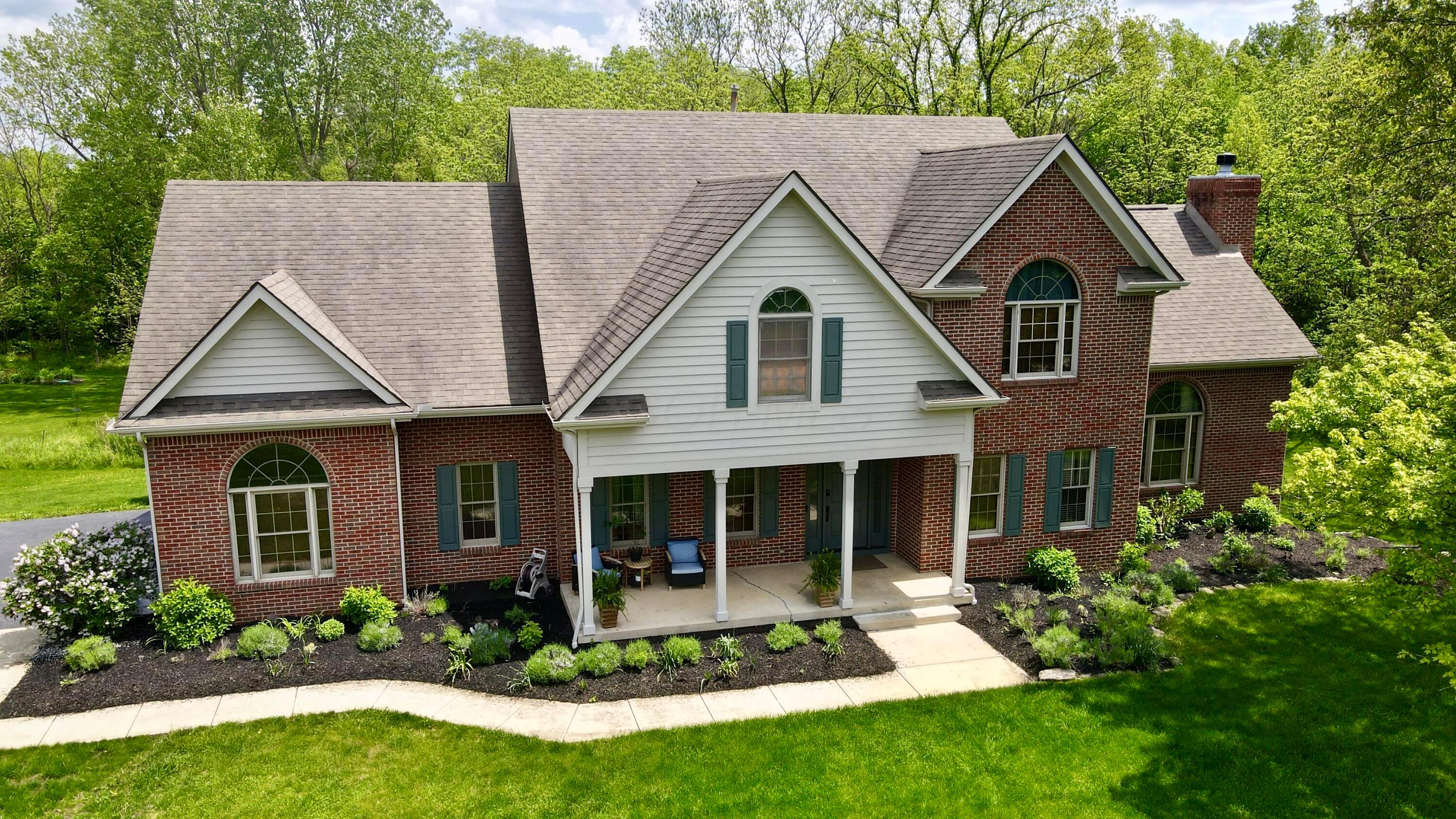 9719 Erin Woods Drive, Dublin, Ohio image 1