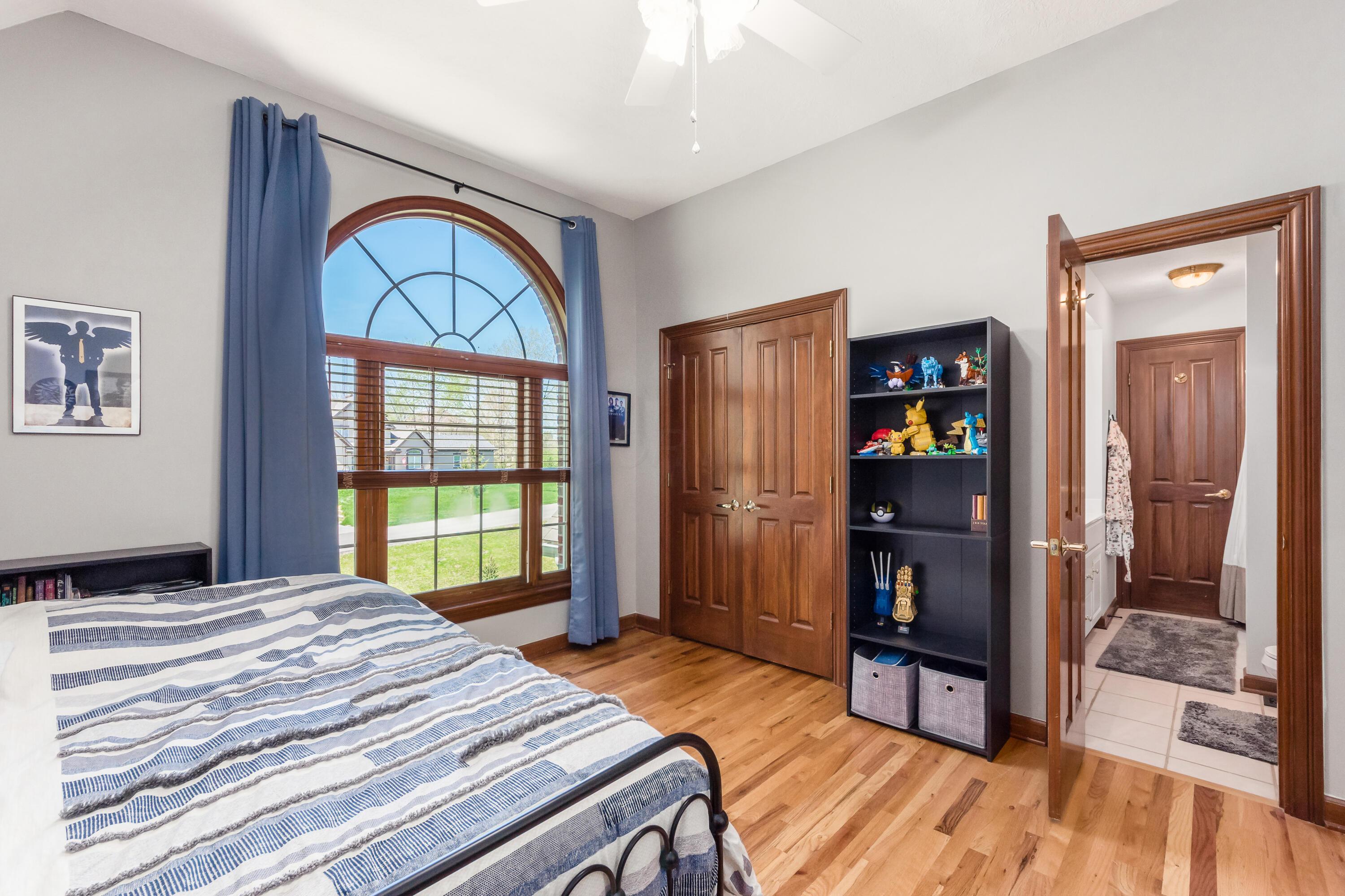 9719 Erin Woods Drive, Dublin, Ohio image 32