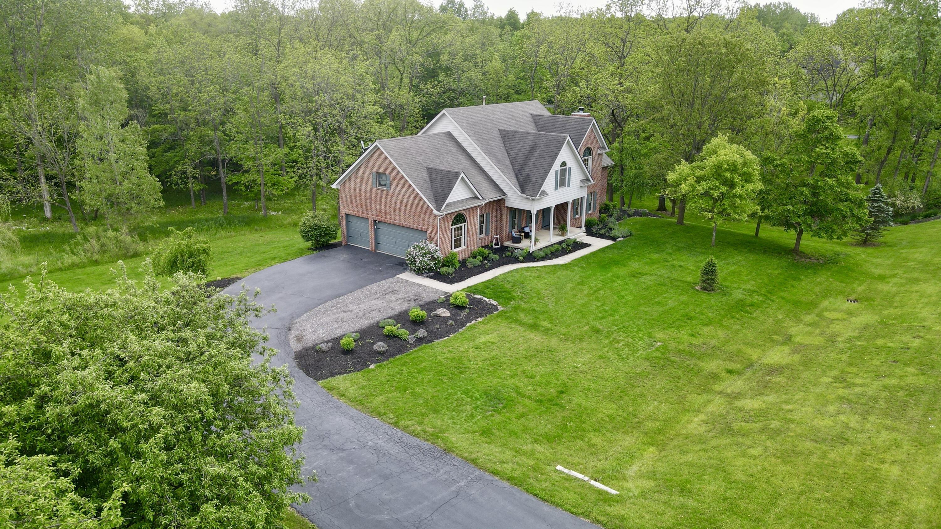 9719 Erin Woods Drive, Dublin, Ohio image 5