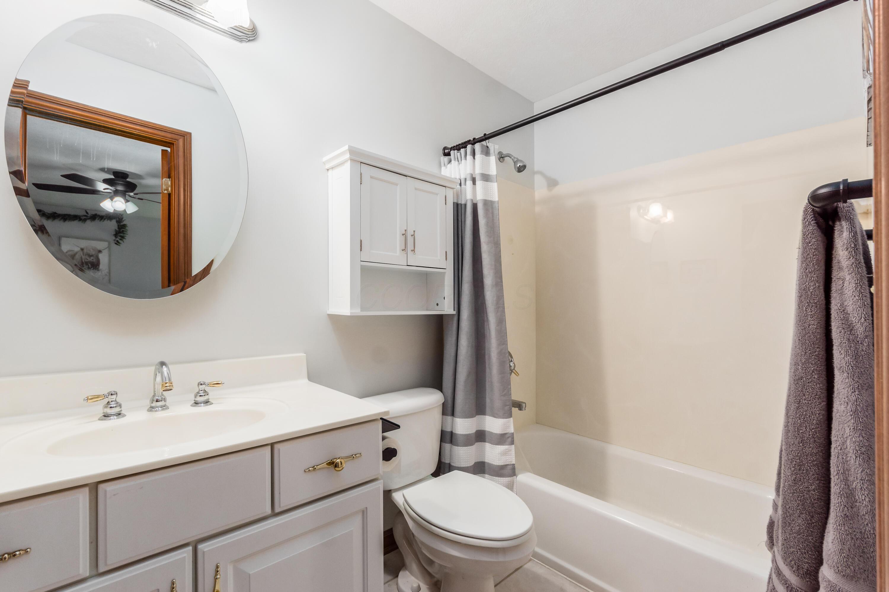 9719 Erin Woods Drive, Dublin, Ohio image 38