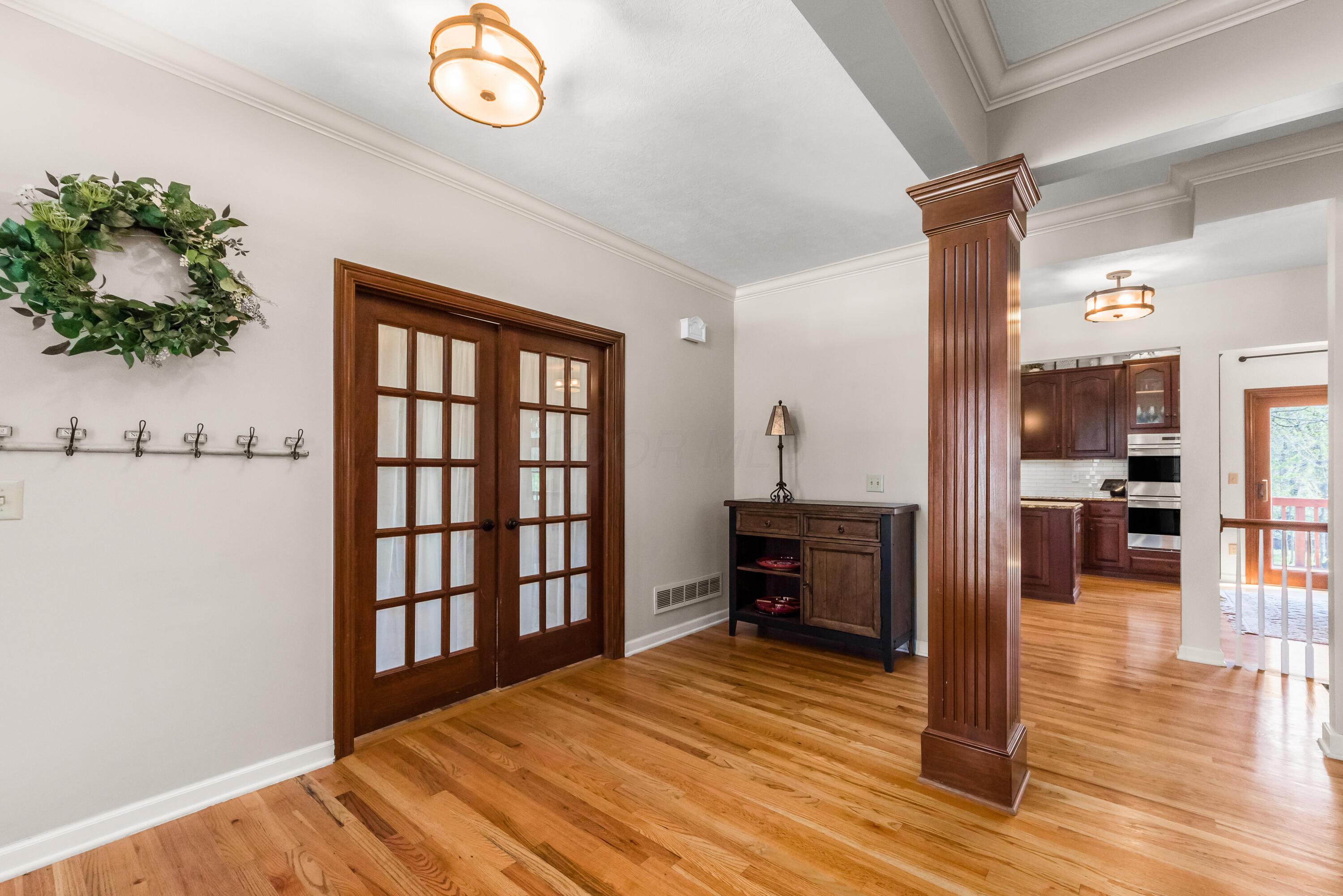 9719 Erin Woods Drive, Dublin, Ohio image 11