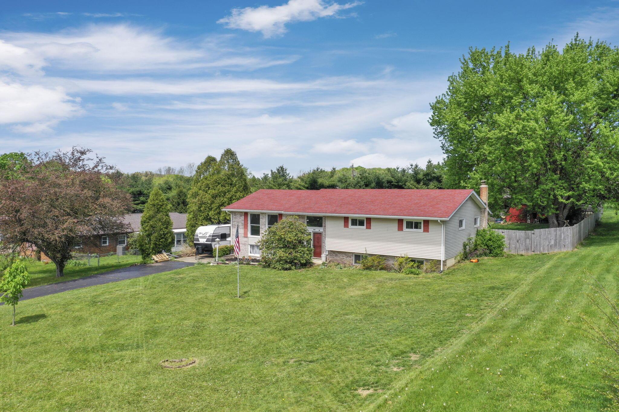 848 Carpico Drive, Lancaster, Ohio image 2