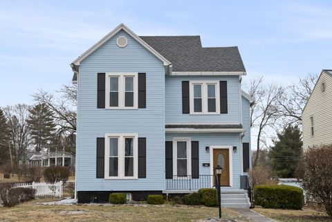 Photo of 528 N Court Street, Circleville, OH 43113 (MLS # 226006017)