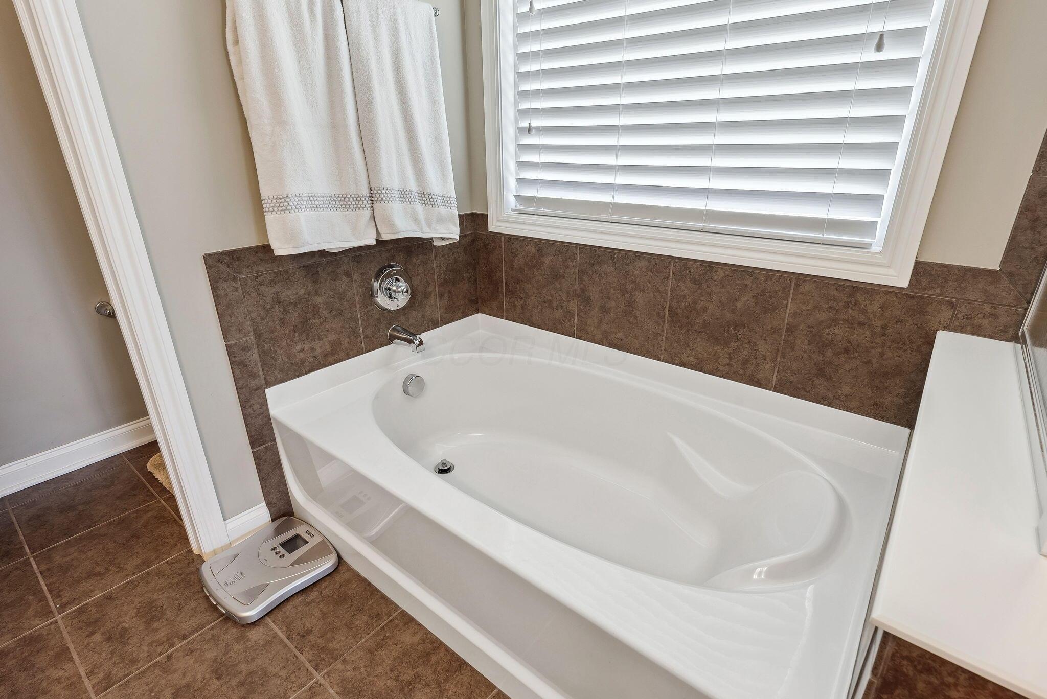 930 Kentucky Circle, Marysville, Ohio image 30
