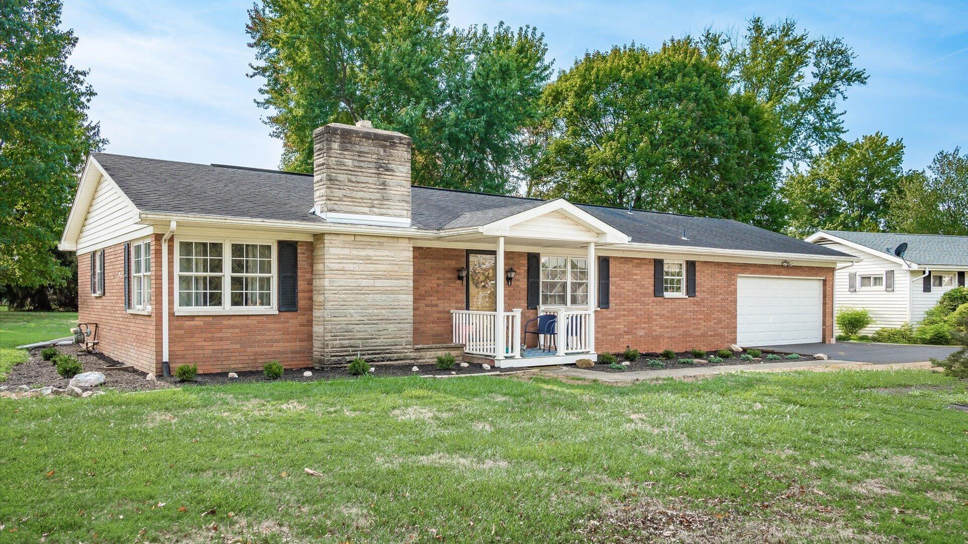 1050 Lake View Drive, Zanesville, Ohio image 25