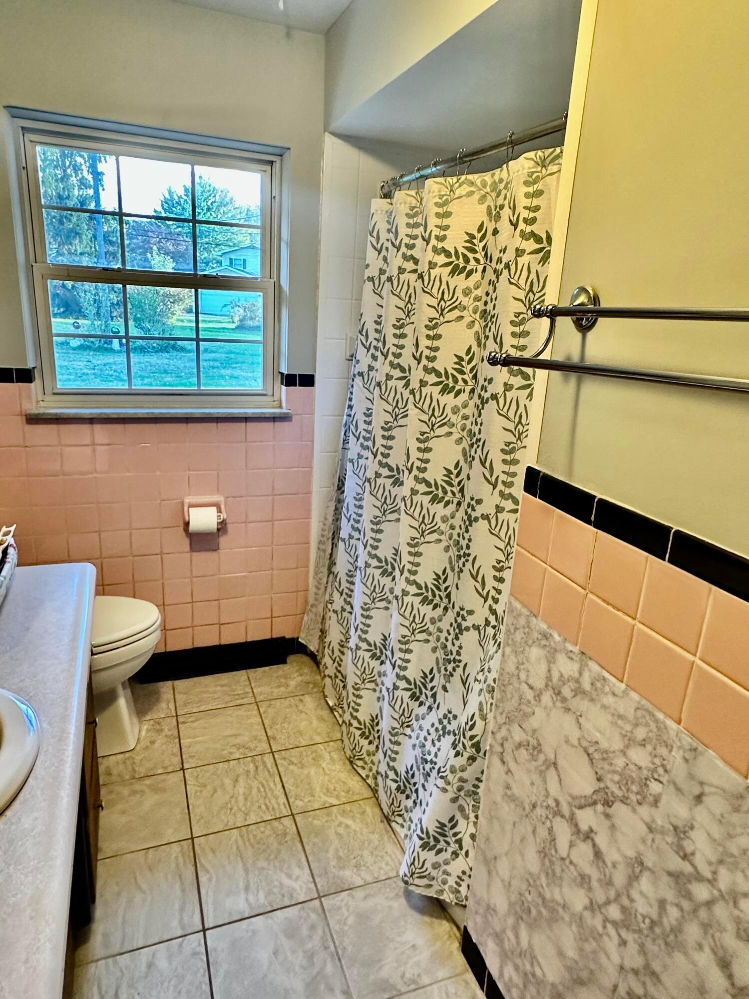 1050 Lake View Drive, Zanesville, Ohio image 16