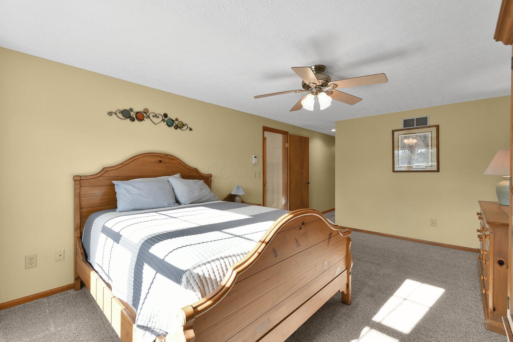 13075 Heatherstone Circle, Pickerington, Ohio image 26