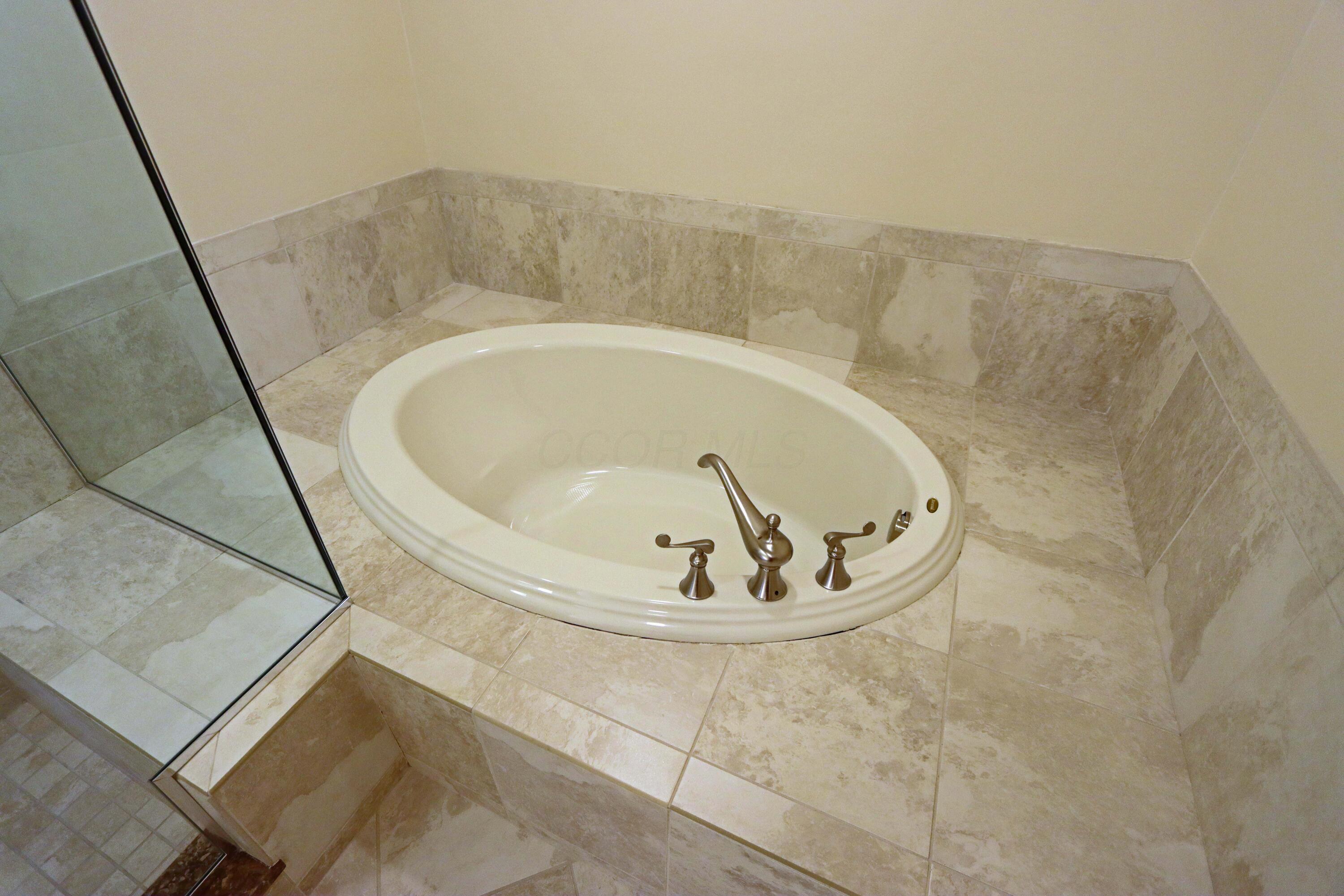 5735 Newbank Circle #202, Dublin, Ohio image 22