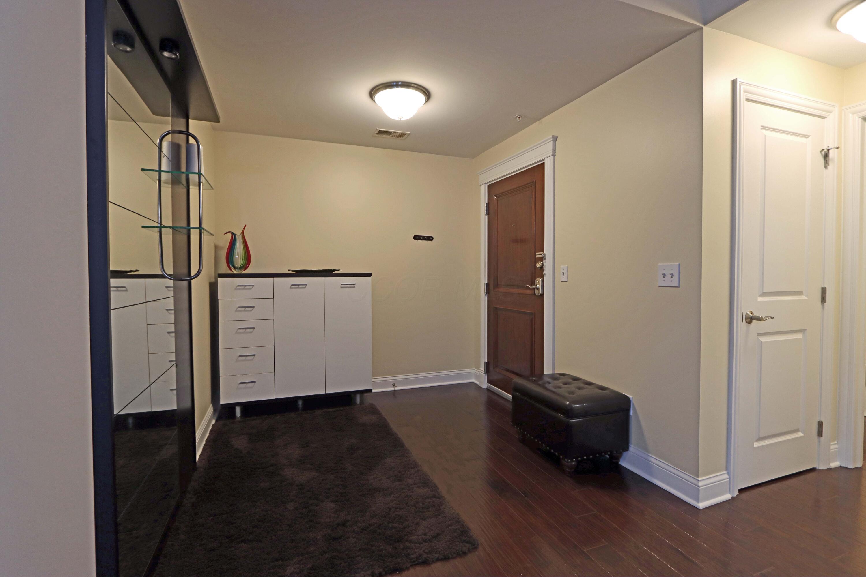 5735 Newbank Circle #202, Dublin, Ohio image 3