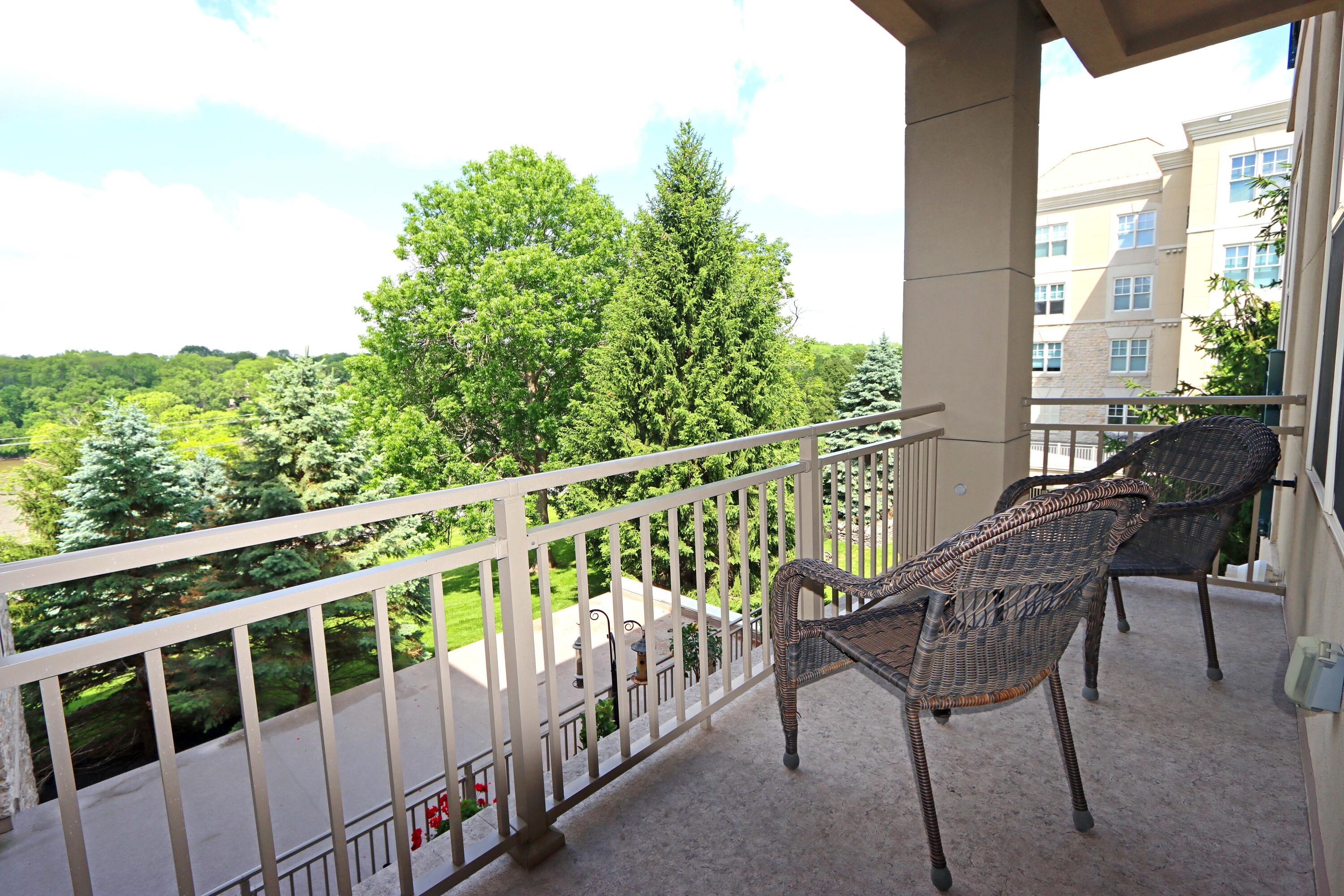 5735 Newbank Circle #202, Dublin, Ohio image 2