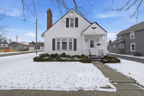 Photo of 309 W Walnut Street, Mount Vernon, OH 43050 (MLS # 226002267)