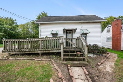 Photo of 551 E Main Street, Circleville, OH 43113 (MLS # 225039925)