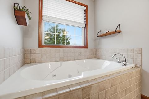 Tiny photo for 465 Carillion Drive, Springfield, OH 45503 (MLS # 226000713)